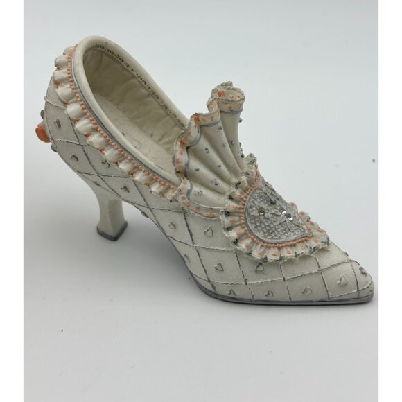 Victorian Style The Bride Miniature Shoe, Hat, Purse, Stand By Willow Hall - Picture 9 of 11